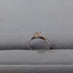 【宝寿堂(ほうじゅどう)の口コミ】 某ブランドに似たカタチですが、指に合わせてオーダーさせてもらいました…