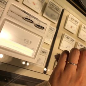 【俄(にわか)の口コミ】 滑らかな指通りと着け心地の良さで、指に負担はありません！少しウェーブ…