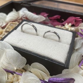 【ついぶ工房の口コミ】 デザインはお互いにシンプルなものにしよう決めていました。素材はプラチ…