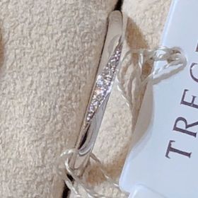 【TRECENTI(トレセンテ)の口コミ】 シンプルなストレートラインに流れを意識したメレダイヤの上品な輝きが綺…