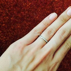 【俄(にわか)の口コミ】 こちらのブランドのカラーが紫で、当時私が好きな色が紫でしたので数多く…