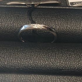 【エクセルコダイヤモンド(EXELCO DIAMOND)の口コミ】 婚約指輪はダイヤモンドの輝きが引き立つもの、結婚指輪は指輪馴染みが良…