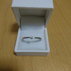 【KATATi(カタチ)】の口コミ シンプルなデザインが一番のよさです。細目のリングが気に入っています。ダ...