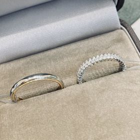 【バーニーズニューヨーク(BARNEYS NEW YORK)】の口コミ 夫婦2人とも好みが違うため、色々試着しながらで決めましたが私のものは小...