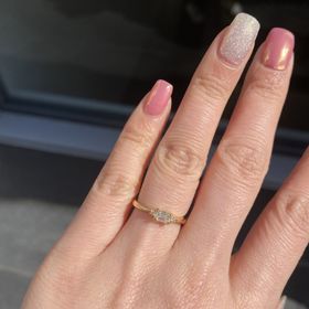 【ORECCHIO(オレッキオ)の口コミ】 普段使いをしたかったため、メインダイヤの部分に高さがでないもの、いか…