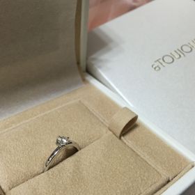【et TOUJOURS(トゥージュール)】の口コミ 結婚式場で展開する婚約指輪というところに惹かれました。またデザインはた...
