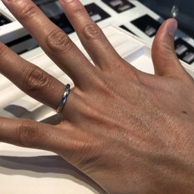 【I's stone(アイズストーン)の口コミ】 「シンプルでウェーブ形状のもの」というフワッとしたオーダーにも関わら…