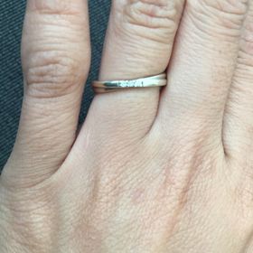 【4℃ BRIDAL(ヨンドシーブライダル)の口コミ】 試着のみですが、とてもシンプルで付けていても違和感がなく、いやらしく…