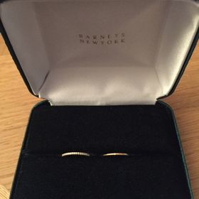 【AHKAH(アーカー)の口コミ】 2人で行ってデザインを見て欲しい指輪を決めました。ゴールドの物が欲しく…