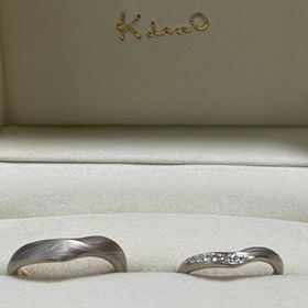 【ケイウノ ブライダル(K.UNO BRIDAL)の口コミ】 木目金のデザインが他にはないものだと思いました。他店舗のものも見まし…