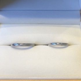【ケイウノ ブライダル(K.UNO BRIDAL)の口コミ】 結婚指輪のデザインは2人で全く同じものがいいという希望があったので同じ…