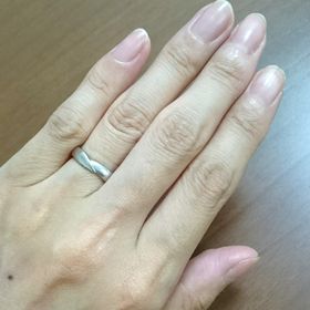 【オーラソーマジュエリー】の口コミ オーラソーマを学んでおり、オーラオーマのジュエリーラインにマリッジリン...