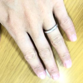 【ティファニー(Tiffany & Co.)の口コミ】 職業柄手をよく使う仕事なので飾りがなく、邪魔にならないものを選びまし…