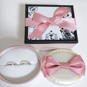 【insembre(インセンブレ)の口コミ】 デザインが素敵でした！
ねじったような斜めのラインが上品なデザイン。
…