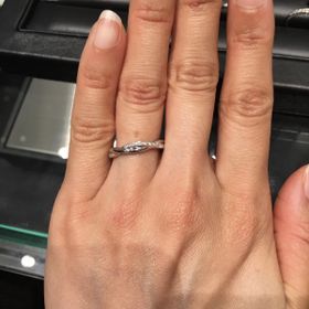 【ラザール ダイヤモンド(LAZARE DIAMOND)の口コミ】 他のブランドには無いデザインでとても可愛いです。ダイヤも付いているの…