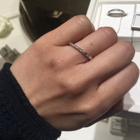 【ギンザタナカブライダル(GINZA TANAKA BRIDAL)の口コミ】 ハーフエタニティのリングを探していました。ダイヤモンドの一部がバケッ…