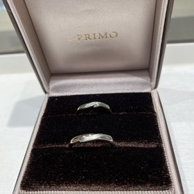 【アイプリモ(I-PRIMO)の口コミ】 ぱっと見はプラチナ一色に見えるけど、よーく見るとブラウンゴールドがさ…