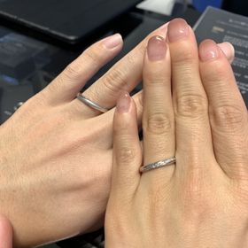 【エクセルコダイヤモンド(EXELCO DIAMOND)の口コミ】 2人で30万以内で考えていました。
オワゾーとリアンファニのデザインで迷…