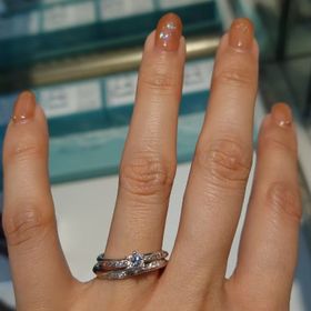 【LUCIE(ルシエ)の口コミ】 王道の一粒ダイヤとメレダイヤの婚約指輪とメレダイヤを敷き詰めた結婚指…