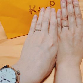【ケイウノ ブライダル(K.UNO BRIDAL)の口コミ】 外側に石の無いシンプルなストレートリングで探していました。
内甲丸仕上…