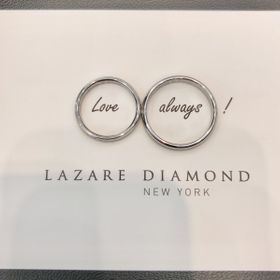 【ラザール ダイヤモンド(LAZARE DIAMOND)の口コミ】 指輪のデザインがとても良く、また付けごごちも非常に良かったです。指輪…
