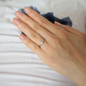 【銀座ダイヤモンドシライシの口コミ】 夫がスマイルプロポーズリングをプレゼントしてくれたため、ダイヤモンド…