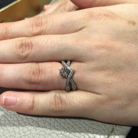 【ショーメ(CHAUMET)の口コミ】 ティアラをモチーフにしたジョセフィーヌシリーズの中でも比較的スタイリ…