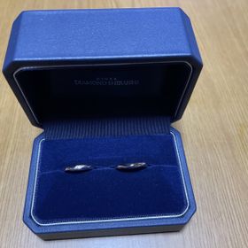 【銀座ダイヤモンドシライシの口コミ】 着け心地の良さが購入の決め手でした。
結婚指輪は毎日付けるものなので、…