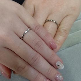 【LEHAIM(レハイム)の口コミ】 指が長く見えるウェーブデザイン希望でした。合わせてメレダイヤがあるけ…