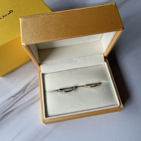 【ケイウノ ブライダル(K.UNO BRIDAL)の口コミ】 色々なブランドを見ていく中で、ケイウノの既製の結婚指輪(クレッセント)…