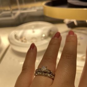 【ショーメ(CHAUMET)の口コミ】 ジュエリー業界の中でもかなりの老舗に入るショーメ。指輪のデザインも伝…