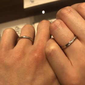 【銀座ダイヤモンドシライシの口コミ】 いちばんはデザインが気に入ったことです。一生物と思っているので、この…