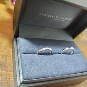 【ラザール ダイヤモンド(LAZARE DIAMOND)の口コミ】 ハーフエタニティと迷いましたが、指にはめたときの馴染む感じが気に入り…