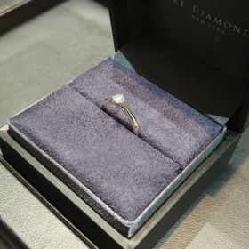 【ラザール ダイヤモンド(LAZARE DIAMOND)の口コミ】 リングのデザインも素敵だったのですが、なによりダイヤモンドの輝きに凄…