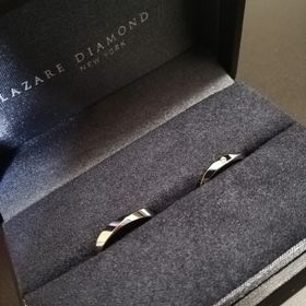 【ラザール ダイヤモンド(LAZARE DIAMOND)の口コミ】 デザインが気に入りました！
レディースのダイヤモンドが一石なので、写真…