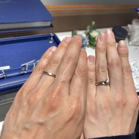 【銀座ダイヤモンドシライシの口コミ】 多くのデザインから選ぶことができる。
スタッフの方が、おすすめのデザイ…