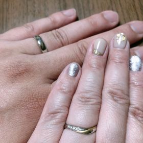 【ケイウノ ブライダル(K.UNO BRIDAL)の口コミ】 私が希望した指輪の形とダイヤ、彼が希望した艶消しゴールドを上手に組み…