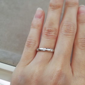 【ヴァン クリーフ＆アーペル(Van Cleef & Arpels)の口コミ】 ヴァンクリーフアーペルのプラチナのマリッジリングです。ダイヤが3つ埋め…