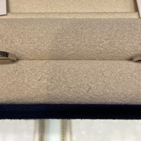 【ヴァンドーム青山(VENDOME AOYAMA)の口コミ】 男性用はシンプルで角ばっており、光沢があります。女性用はシンプルで丸…