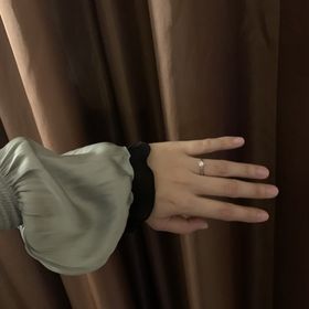 【銀座ダイヤモンドシライシの口コミ】 何種類かはめましたがこれが1番自分好みでした。店員さんが色々勧めてくだ…