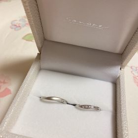 【SONARE(ソナーレ)の口コミ】 デザインがとても好みでした。
特に、男性の指輪は他のブランドと比べて男…