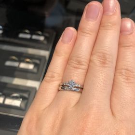 【エクセルコダイヤモンド(EXELCO DIAMOND)の口コミ】 ダイヤモンドのカットに力を入れているとの事で、裸石の状態も見させて頂…