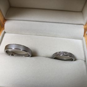 【ケイウノ ブライダル(K.UNO BRIDAL)の口コミ】 桜の模様にほぼ一目惚れしました。ただ大きすぎる、柄が多すぎる点が気に…