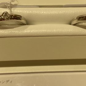 【ジュエリーKANDA】の口コミ 試着した指輪はキャンディで、甘く愛らしくという意味があります。女性用に...