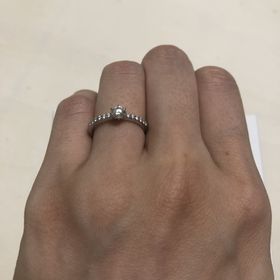 【ROYAL ASSCHER(ロイヤル・アッシャー)の口コミ】 ヨーロッパブランドのダイヤは青白く、アメリカブランドのダイヤは虹色に…