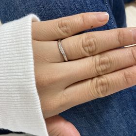 【銀座ダイヤモンドシライシの口コミ】 女性用は、細くさりげない華やかがあり、ダイヤモンドの輝きも寂しすぎず…