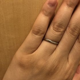 【アイプリモ(I-PRIMO)の口コミ】 少しでも指を長く見せたかったので、斜めにダイアモンドが入っているもの…