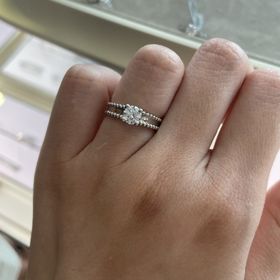 【ヴァン クリーフ＆アーペル(Van Cleef & Arpels)の口コミ】 0.5カラット、Dカラー、VVS1を試着しました。ヴァンクリらしいデザインで…