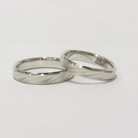 【輪-RIN-の口コミ】 結婚指輪は、真剣に選びたく
店舗をはしごし探し回っていました。
インタ…