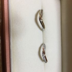 【ケイウノ ブライダル(K.UNO BRIDAL)の口コミ】 自分たちでデザインを考えることができるからです。
様々な思いを込められ…